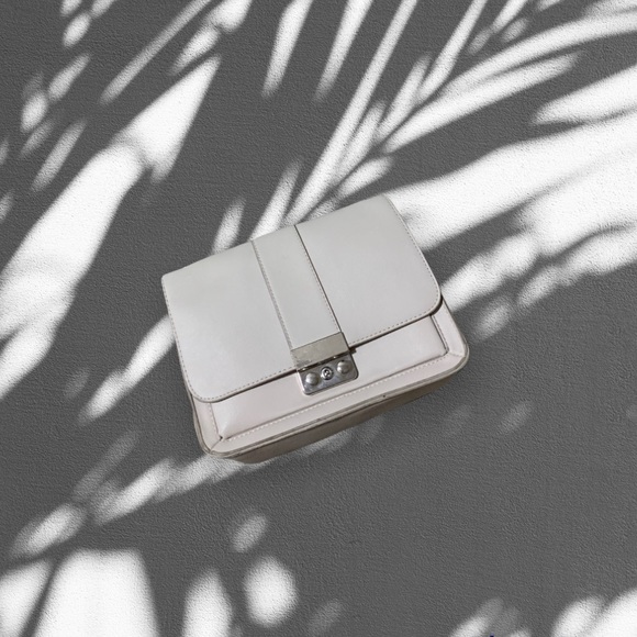 Crossbody purse - Picture 1 of 7